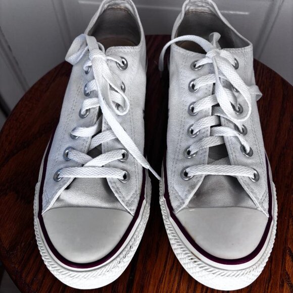 Converse Chuck Taylor All Star Low Top Unisex Sneaker US Women’s Size 9 Mens 7.5 - Picture 1 of 6